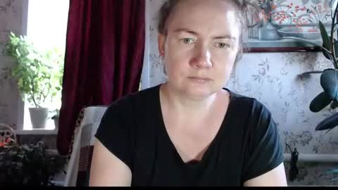 Snapshot of emilydoth chatting on 06/17/26, 08:17 EmilyDoth online show from 06/17/26, 08:17