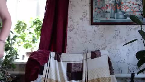 Snapshot of emilydoth chatting on 07/17/26, 04:52 EmilyDoth online show from 07/17/26, 04:52