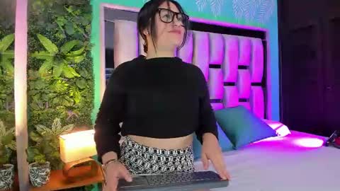 Emilye online show from 06/21/26, 12:41