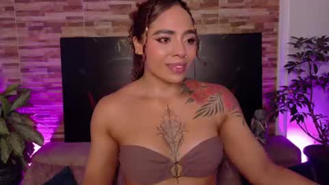 Snapshot of emilyfitness8 chatting on 08/03/26, 11:52 emily online show from 08/03/26, 11:52