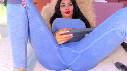 Snapshot of emilyflame chatting on 07/12/26, 07:49 Emily Flame online show from 07/12/26, 07:49