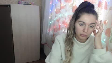 Snapshot of emilyfork chatting on 02/10/25, 02:05 emilyfork online show from 02/10/25, 02:05