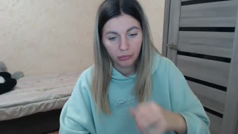 Snapshot of emilyfork chatting on 09/23/25, 05:05 emilyfork online show from 09/23/25, 05:05