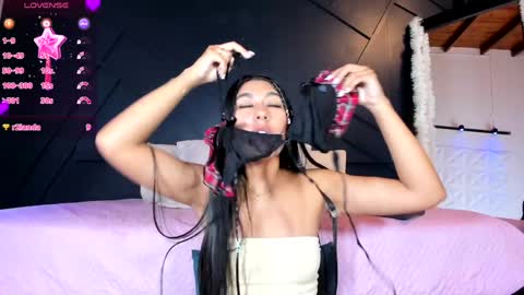 Snapshot of emilyh_ chatting on 01/17/25, 10:55 Emily online show from 01/17/25, 10:55