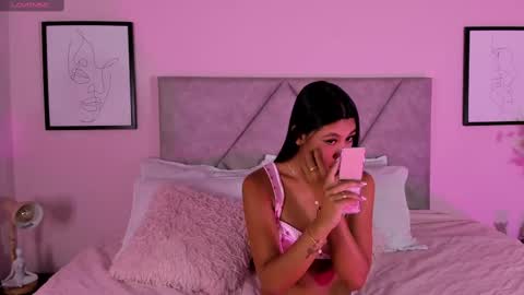 Snapshot of emilyh_ chatting on 10/12/25, 10:47 Emily online show from 10/12/25, 10:47