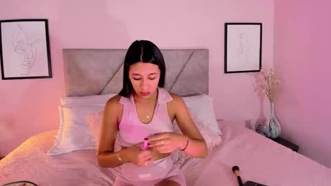 Snapshot of emilyh_ chatting on 10/24/25, 11:06 Emily online show from 10/24/25, 11:06