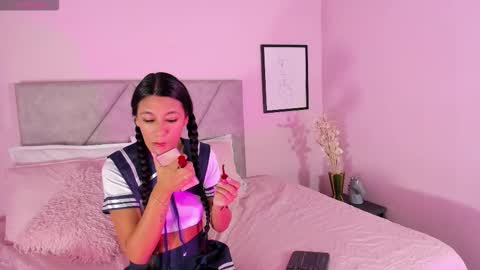 Snapshot of emilyh_ chatting on 11/20/25, 10:37 Emily online show from 11/20/25, 10:37