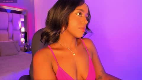 Snapshot of emilyhaan_ chatting on 02/24/25, 07:30 Emily online show from 02/24/25, 07:30