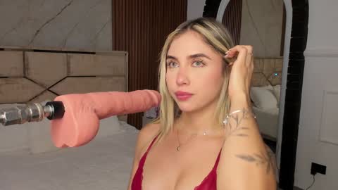 Emily Hendrix online show from 12/31/24, 05:29