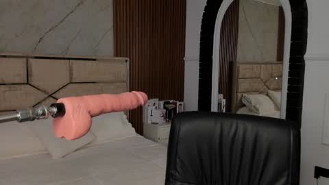 Emily Hendrix online show from 01/10/25, 08:04