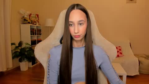 Snapshot of emilyhoston chatting on 09/11/25, 07:14 Alina online show from 09/11/25, 07:14