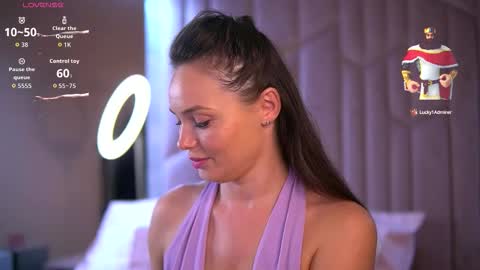 Emily online show from 09/17/25, 11:45