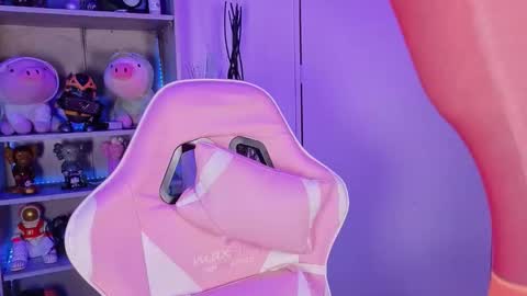 VALEEEN online show from 11/28/25, 04:42