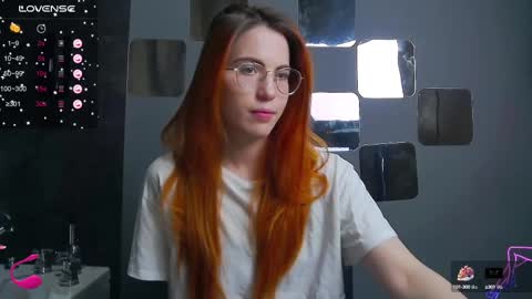 Snapshot of emilykents chatting on 02/13/25, 04:43 EmilyKents online show from 02/13/25, 04:43