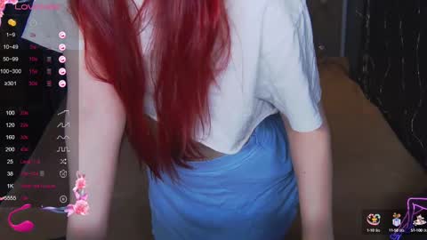 Snapshot of emilykents chatting on 03/05/25, 01:42 EmilyKents online show from 03/05/25, 01:42