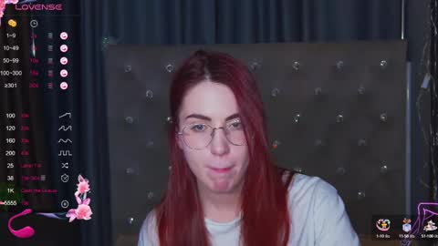 Snapshot of emilykents chatting on 03/05/25, 05:18 EmilyKents online show from 03/05/25, 05:18