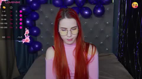 Snapshot of emilykents chatting on 11/17/25, 02:06 EmilyKents online show from 11/17/25, 02:06