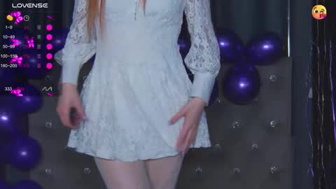 Snapshot of emilykents chatting on 11/29/25, 02:03 EmilyKents online show from 11/29/25, 02:03