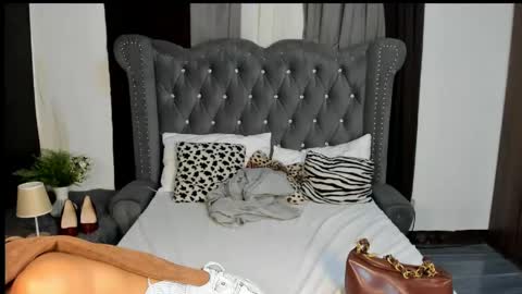 emilyluna07 online show from 05/24/26, 10:53