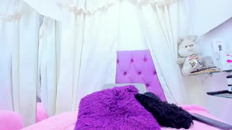 Emily online show from 01/14/25, 04:57