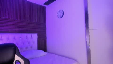 emilymora1_ online show from 07/07/26, 04:59