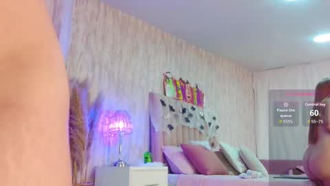 Snapshot of emilyparker__ chatting on 10/14/25, 10:32 My IG - EmilyParker online show from 10/14/25, 10:32