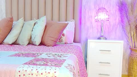 Snapshot of emilyparker__ chatting on 11/17/25, 05:41 My IG - EmilyParker online show from 11/17/25, 05:41