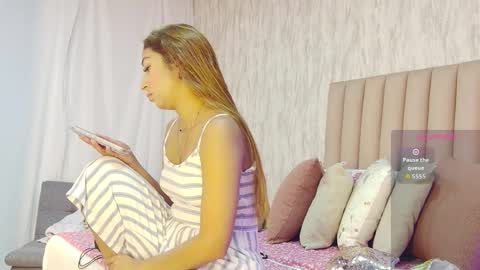 Snapshot of emilyparker__ chatting on 11/21/25, 04:49 My IG - EmilyParker online show from 11/21/25, 04:49