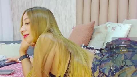 Snapshot of emilyparker__ chatting on 11/25/25, 05:02 My IG - EmilyParker online show from 11/25/25, 05:02