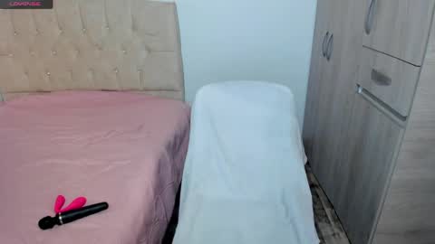 Snapshot of emilypink_1 chatting on 06/03/26, 02:33 Emily online show from 06/03/26, 02:33