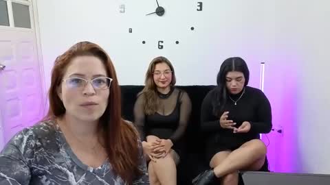 emily  friends online show from 09/25/25, 04:43