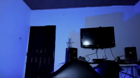  Emily Support me to have 100 likes plx online show from 04/17/26, 12:57