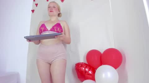 Snapshot of emilysumer chatting on 02/15/25, 02:37 Summer 3 online show from 02/15/25, 02:37