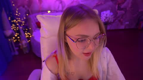 Snapshot of emilysunshines chatting on 01/17/25, 03:34 MY NAME IS Emily WELCOME EVERYONE I WILL BE HAPPY TO GIVE YOU WHAT YOU HAVE DREAMED OF FOR SO LONG online show from 01/17/25, 03:34