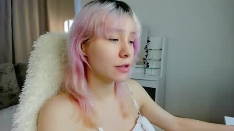 Snapshot of emilytrase chatting on 06/16/26, 01:19 Betty online show from 06/16/26, 01:19