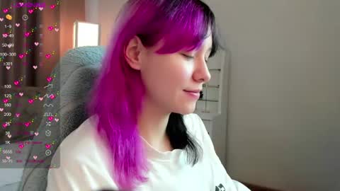 Snapshot of emilytrase chatting on 06/29/26, 01:01 Betty online show from 06/29/26, 01:01