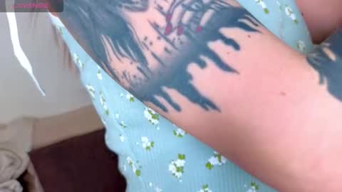 Snapshot of emilytrays chatting on 02/08/26, 06:17 Emily wish-list online show from 02/08/26, 06:17