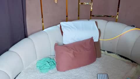 Emily wish-list  online show from 05/12/26, 04:20