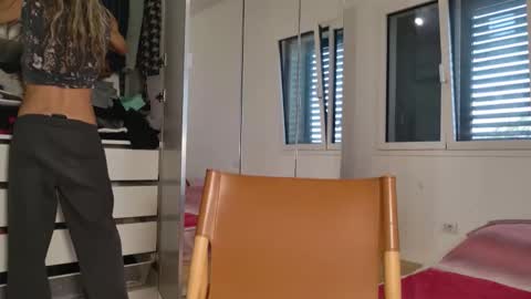 Emily ----  online show from 02/05/26, 09:25