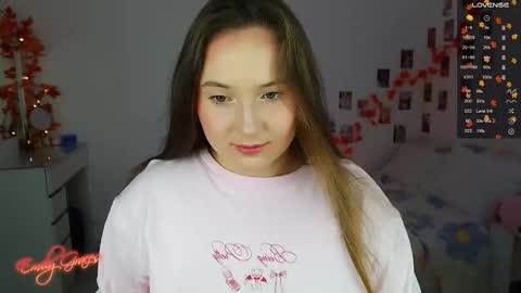 Snapshot of emilyxgrasez chatting on 10/27/25, 06:23 Emily online show from 10/27/25, 06:23