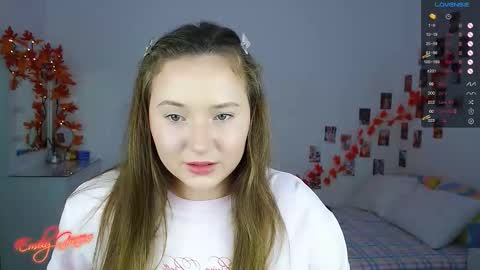 Snapshot of emilyxgrasez chatting on 11/17/25, 01:44 Emily online show from 11/17/25, 01:44