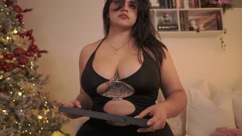 IG thickemmsss online show from 12/12/24, 10:20