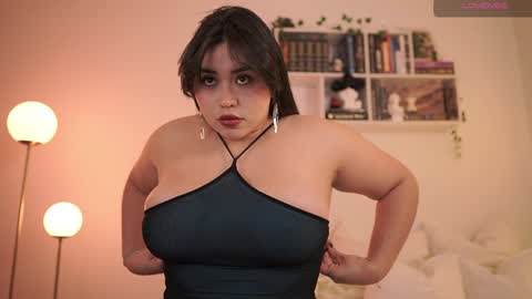 Snapshot of emilyxrose_ chatting on 01/11/25, 06:12 IG thickemmsss online show from 01/11/25, 06:12