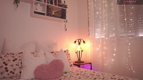 Snapshot of emilyxrose_ chatting on 10/05/25, 02:04 IG thickemmsss online show from 10/05/25, 02:04