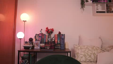 Snapshot of emilyxrose_ chatting on 10/27/25, 06:12 IG thickemmsss online show from 10/27/25, 06:12