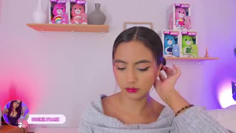 Emily Bank online show from 09/19/25, 07:36