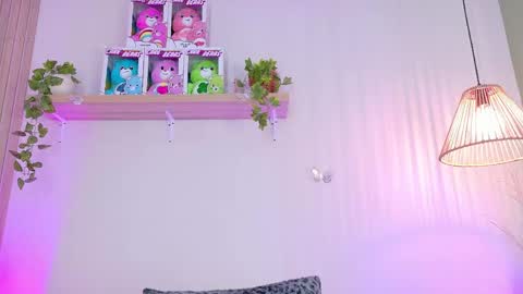 Emily Bank online show from 04/30/26, 08:57