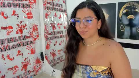 emilyy_cooperr online show from 11/06/25, 11:55