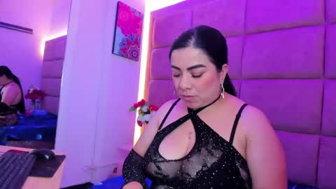 Snapshot of emilyy_moon_ chatting on 06/08/26, 02:45 Emilyy Moon online show from 06/08/26, 02:45