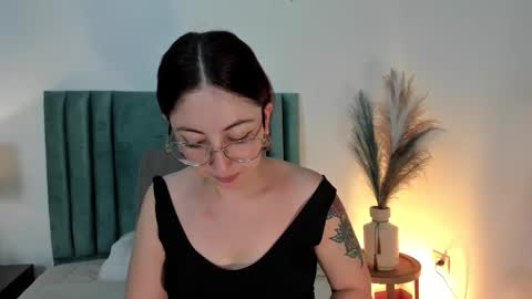 Emilyy Watson online show from 03/04/25, 11:40